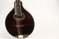Eastman MD504 Mandolin with Case